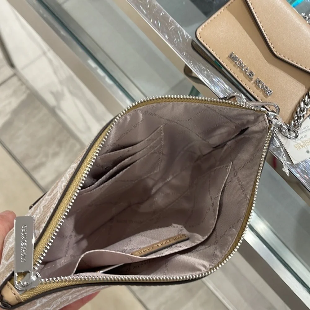 MICHAEL KORS JET SET ITEM LG 2 in 1 CARD CASE & WRISTLET Camel   NWT